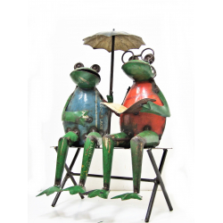 Żaba na ławce po Parasolem Figurka z metalu z recyclingu